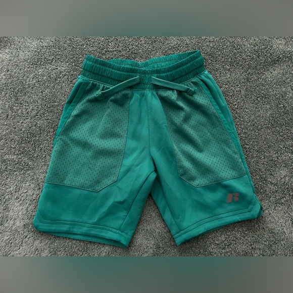 Boys shorts size 4/5 XS - Picture 2 of 3